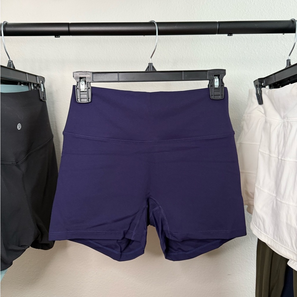 Like new high rise short